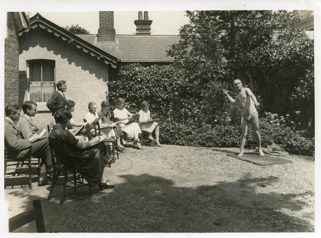 Outdoor life drawing class on the London Road Campus of the University of Reading