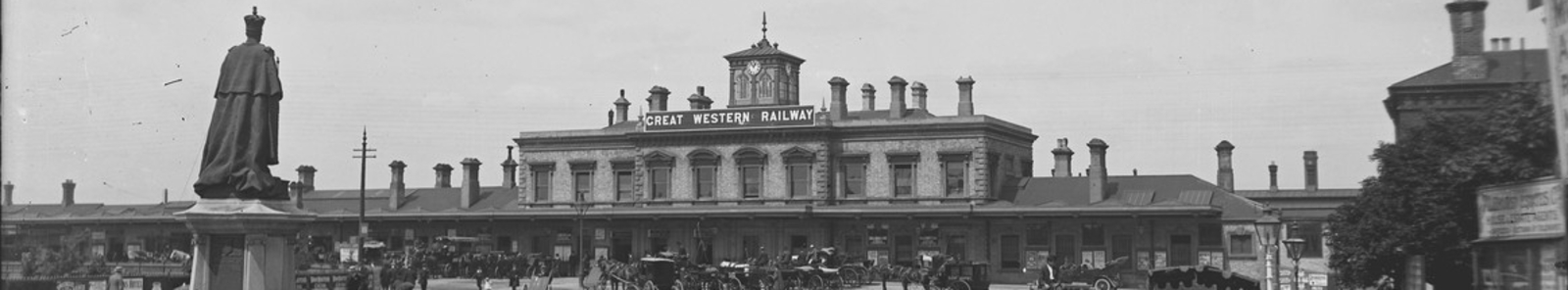 Exterior of Great Western Railway station, Reading, c. 1880s-1930s, Dann-Lewis Collection